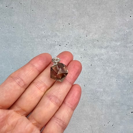 【ガウリシャンカール産】天然ヒマラヤ水晶"手磨き加工"イコサヘドロン"ペンダントトップ②/GauriShankar Himalayan Quartz "Icosahedron"Pendant Top