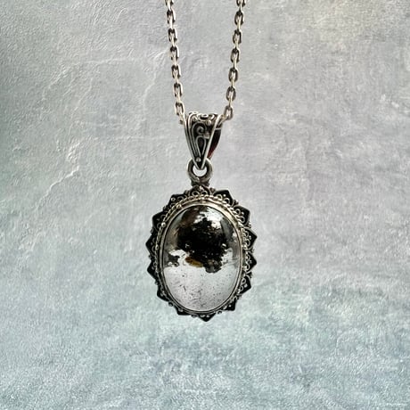 【ガネッシュヒマール産】バイトタイト&クローライトイン天然ヒマラヤ水晶シルバー925ペンダントトップ/Ganesh Himal Botite&Chlorite in Pendant Top