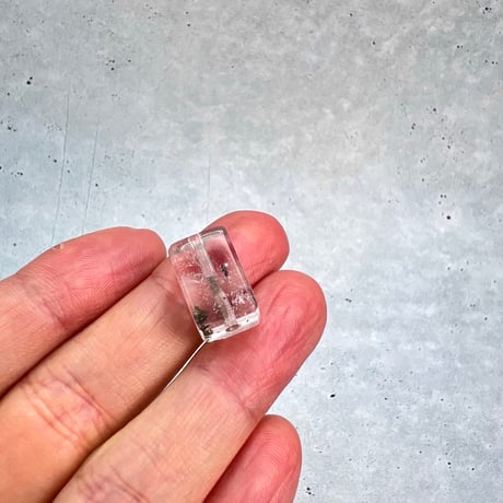 【ガネッシュヒマール産】天然ヒマラヤ水晶"手磨き加工"スクエアビーズ⑨/Ganesh Himal  Himalayan Quartz Square Beads