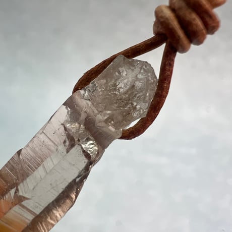 【ガウリシャンカール産】天然ヒマラヤスモーキークォーツ革紐ペンダント⑨/GauriShankar Himalayan Smoky Quartz Pendant