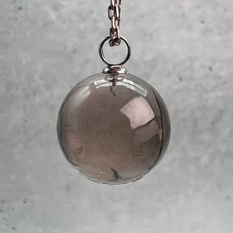 【ガウリシャンカール産】天然ヒマラヤスモーキークォーツスフィアペンダントトップ②/GauriShankar Himalayan Smoky Quartz Sphere Pendant Top