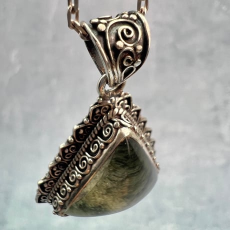 【ガネッシュヒマール産】クローライトイン天然ヒマラヤ水晶シルバー925ペンダントトップ/Ganesh Himal Chlorite in Himalayan Quartz Pendant Top