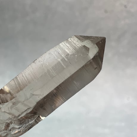 【ガウリシャンカール産】天然ヒマラヤスモーキークォーツ革紐ペンダント⑨/GauriShankar Himalayan Smoky Quartz Pendant