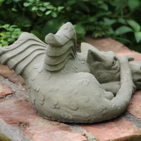 【DEVONSHIRE STONE】 DMS16  James the Peeking Dragon