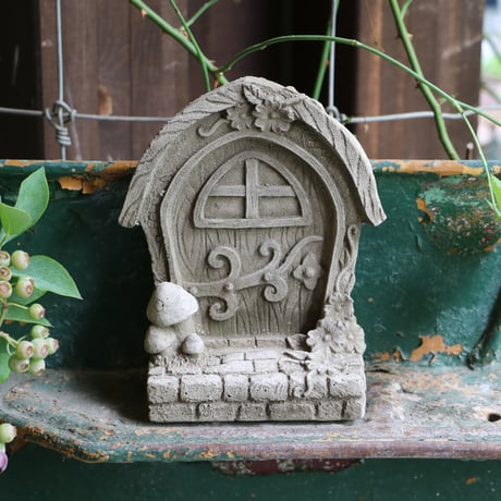 【ワンダーデコール】 PQD38　FAIRY DOOR J（窓が付いている扉）