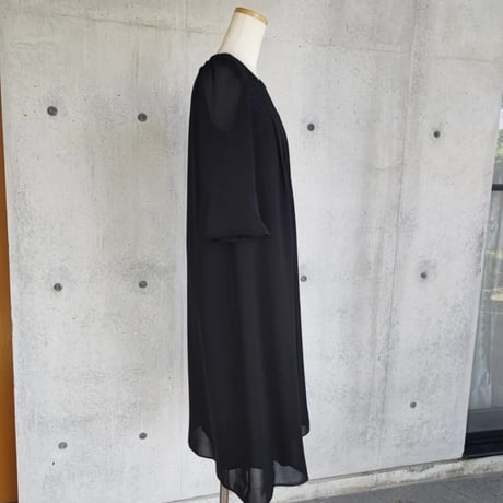【即納/現品限りの限定セール】LLサイズ1枚限定・すぐ届く！漆黒シフォンの楽ちんロングワンピース 128800-LL