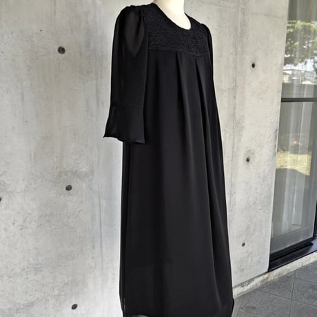 【即納/現品限りの限定セール】LLサイズ1枚限定・すぐ届く！漆黒シフォンの楽ちんロングワンピース 128800-LL