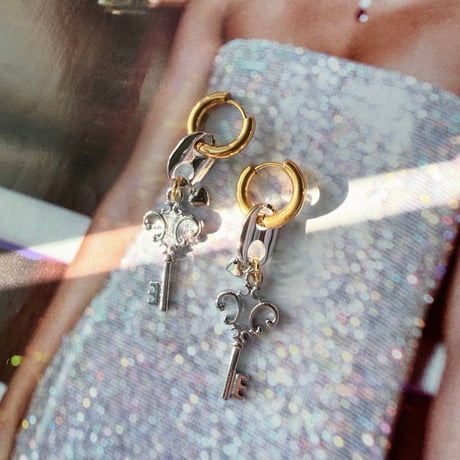 ANG l Unlock Key Hoop Pierce