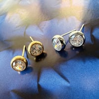 ANG l Radiant Stone Stud Pierce