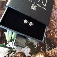 ANG l Rose Knot Stud Pierce