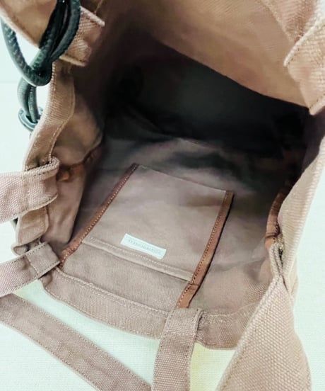 ロゴトートバッグ