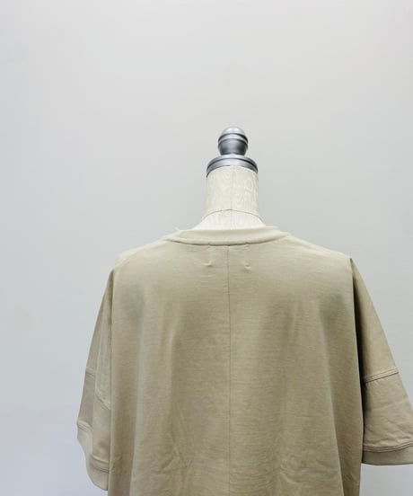 立体刺繍 Tシャツ