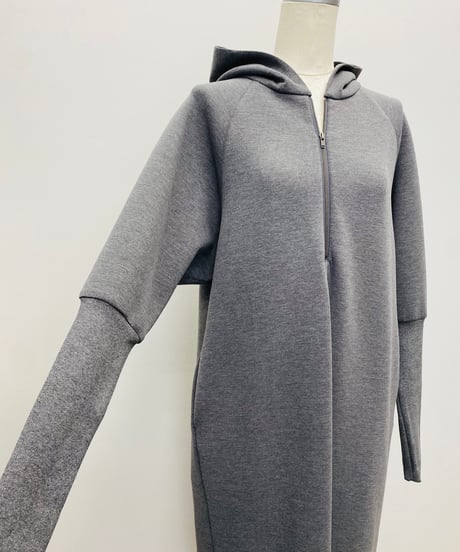 ダンボール フーディ ワンピース