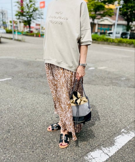 立体刺繍 Tシャツ