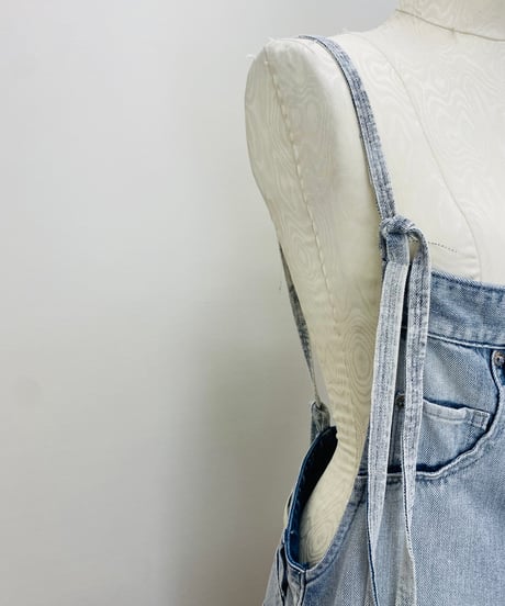 サロペットワンピース
