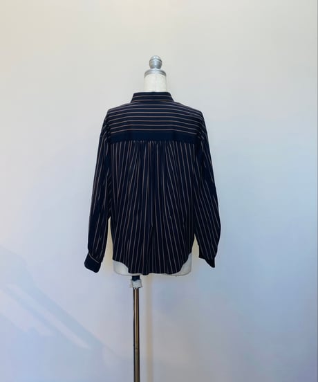 バックスタイル ライン入りシャツ