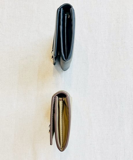 ソフトレザー ベルトデザイン長財布