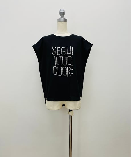 後ろファスナー ロゴTシャツ