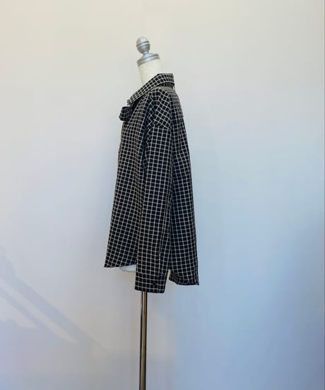 チェック棒タイブラウス