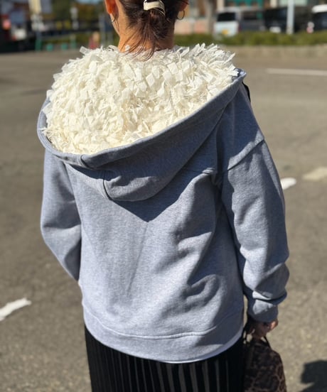 シフォンフランジレース×裏毛フーテッドパーカー