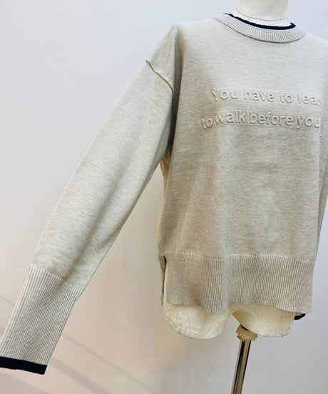 エンボス ロゴニット プルオーバー