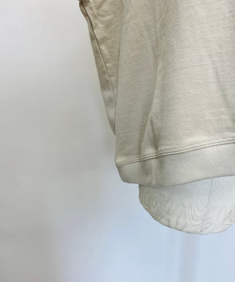 立体刺繍 Tシャツ