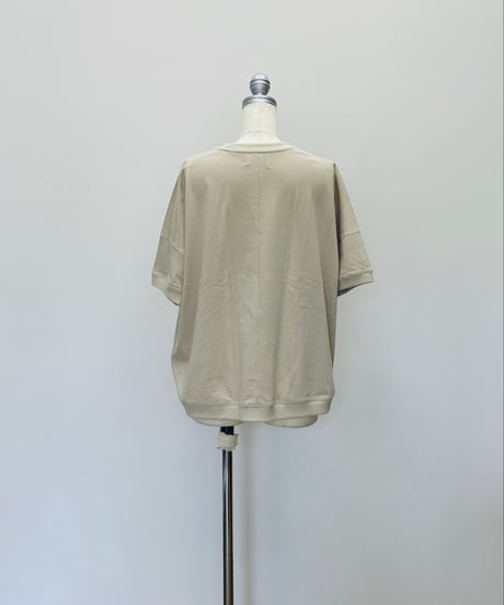 立体刺繍 Tシャツ