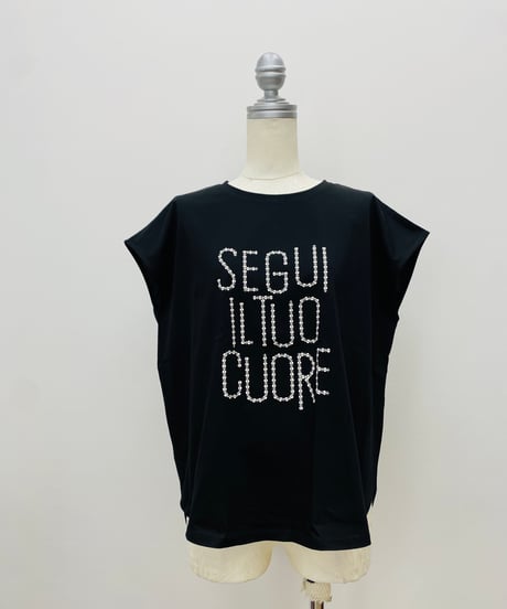 後ろファスナー ロゴTシャツ