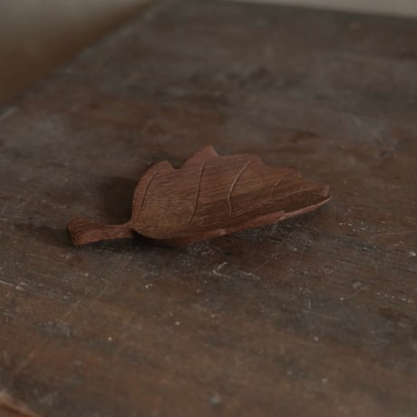 茶匙 (葉) Brown