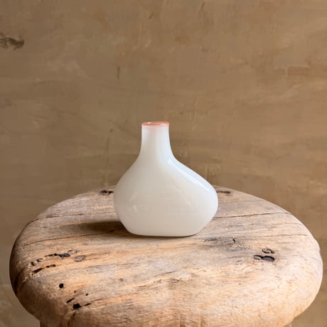 Milky Flowervase