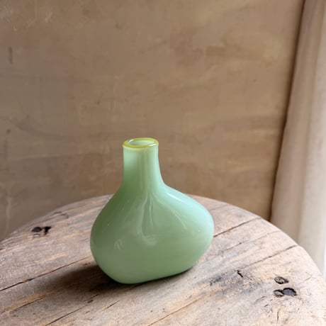 Milky Flowervase