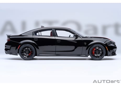 AUTOart 1/18　ダッジ チャージャー SRT ヘルキャット レッドアイ ジェイルブレイク （ブラック／オレンジ・ストライプ ＜PITCH BLACK＞）　71754