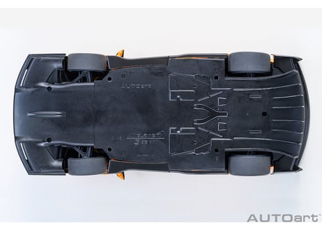 AUTOart 1/18　マクラーレン セナ GTR （オレンジ）　81956