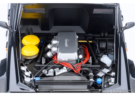 AUTOart 1/18　ランボルギーニ LM002 （ブラック）　74550