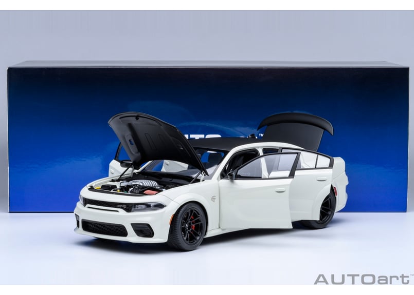 1/18 GTスピリット　ダッジ　チャージャー　ヘルキャット　ミニカー　ホワイト AUTOart 1/18 ダッジ チャージャー SRT ヘルキャット レッドアイ