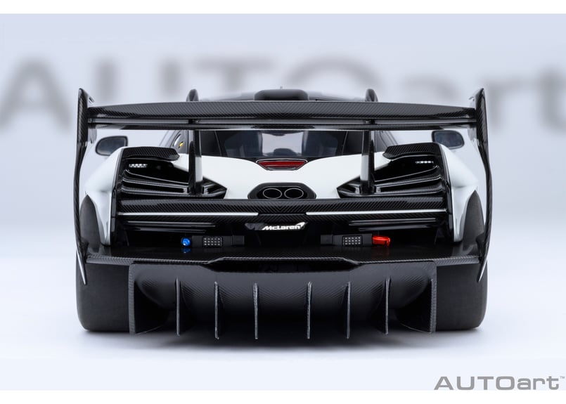 AUTOart 1/18 マクラーレン セナ GTR （メタリック・ホワイト） 81953 |