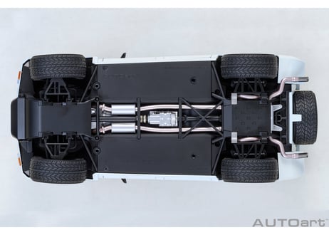 AUTOart 1/18　ランボルギーニ LM002 （ホワイト）　74549