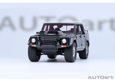 AUTOart 1/18　ランボルギーニ LM002 （ブラック）　74550