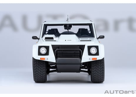 AUTOart 1/18　ランボルギーニ LM002 （ホワイト）　74549