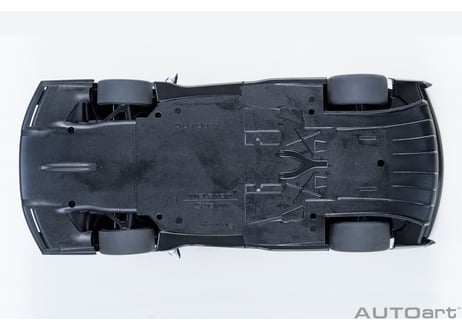 AUTOart 1/18　マクラーレン セナ GTR （メタリック・ホワイト）　81953
