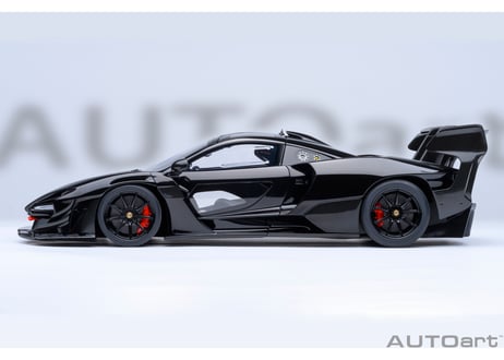 AUTOart 1/18　マクラーレン セナ GTR （メタリック・ブラック）　81954