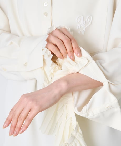DOUBLEWEAVE ×PLEATS BLOUSE