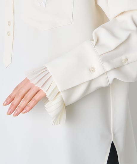 DOUBLEWEAVE ×PLEATS BLOUSE