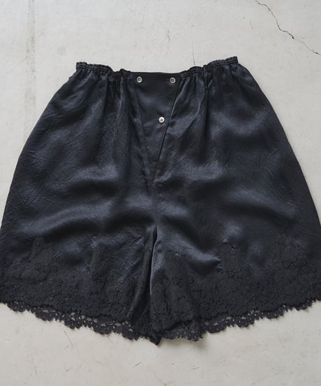 ACETATE SATIN LACE SHORTS