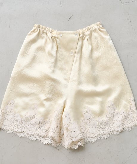 ACETATE SATIN LACE SHORTS