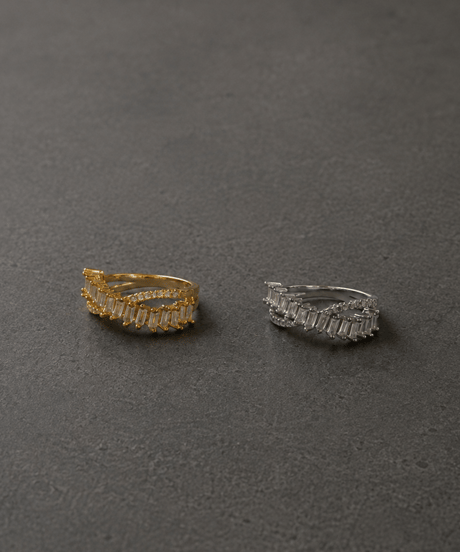 TIGRIS | cross baguette ring