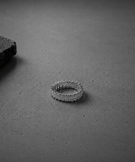 TIGRIS | baguette eternity ring