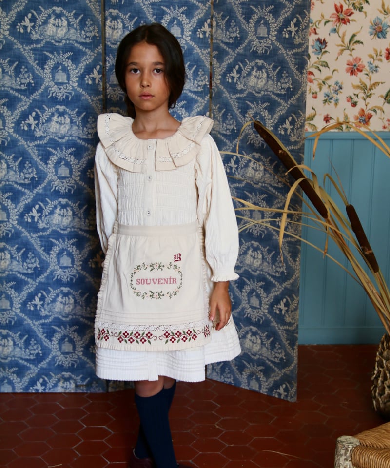 BONJOUR DIARY] APRON WITH MULTI COLOR EMB | I