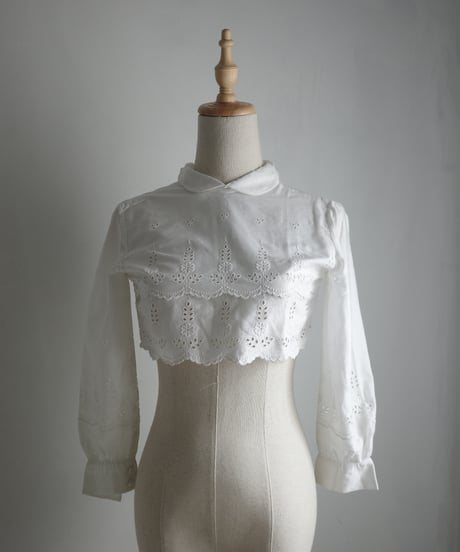 1970's eyelet lace short blouse