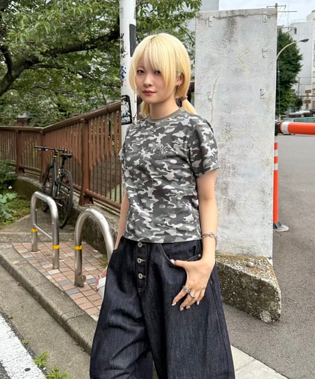 R-character Rhinestone Tee